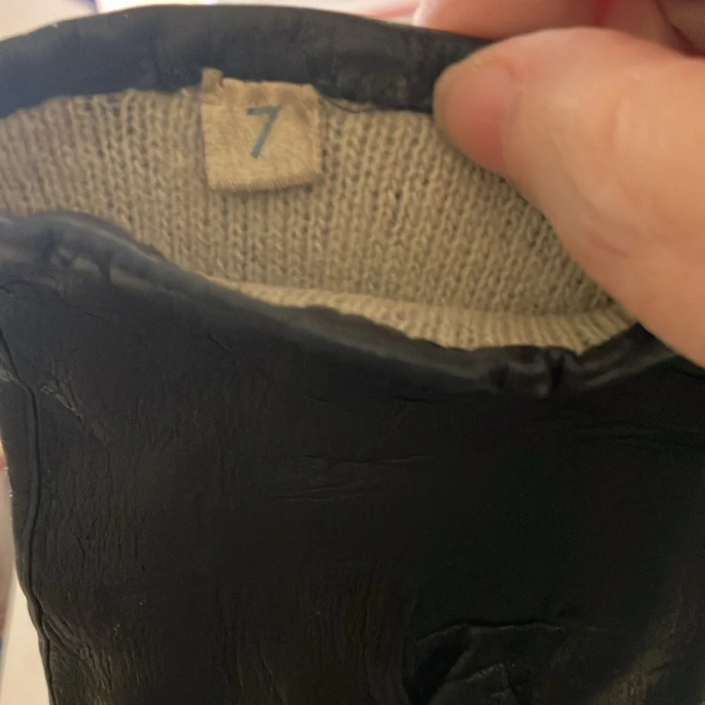 Embellished leather vintage gloves 7